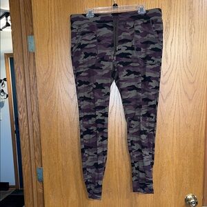 Zyia active camo joggers